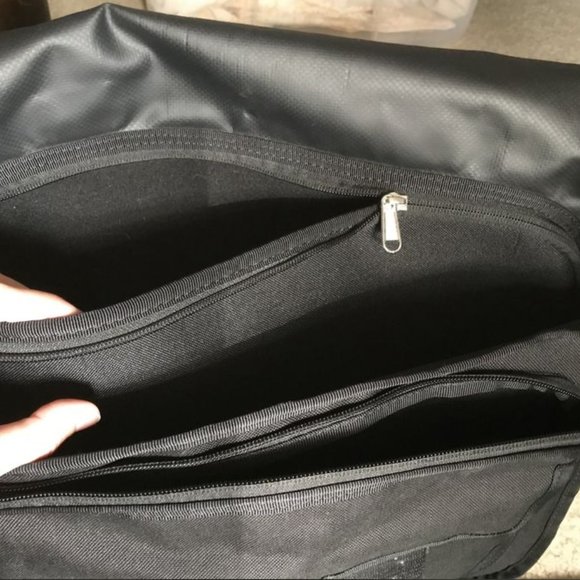 Chrome Messenger Bag - Picture 6 of 6